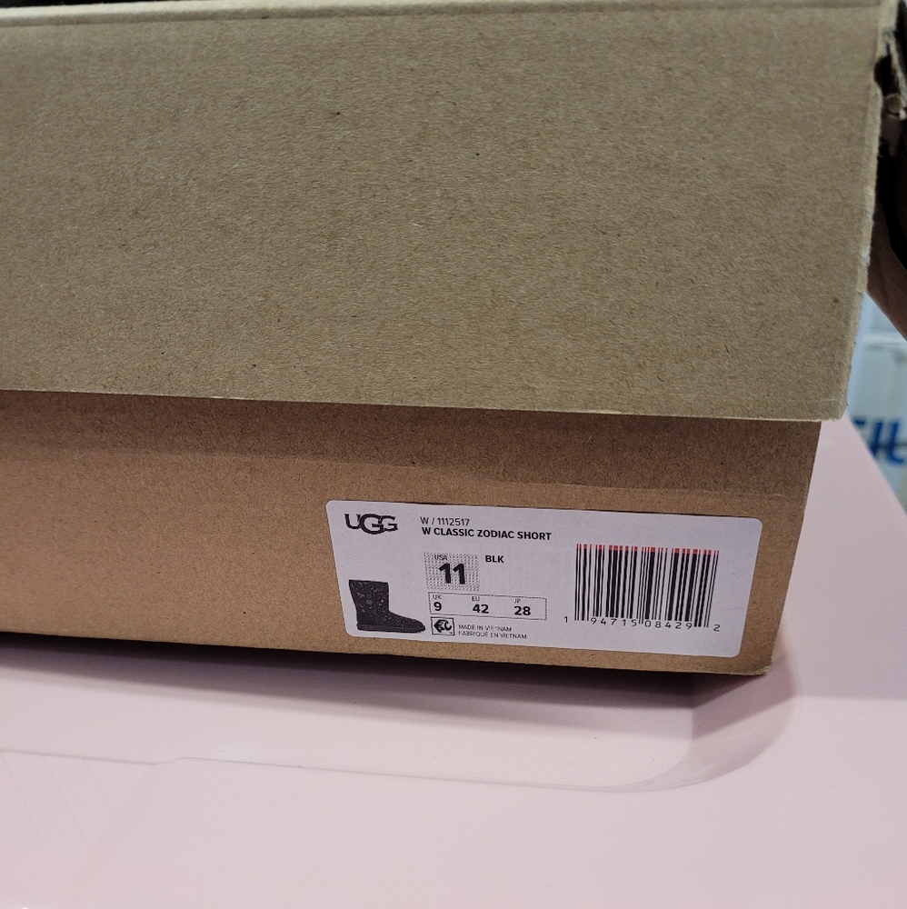 UGG Black Classic Zodiac Short PRICE FIRM - Picture 6 of 8